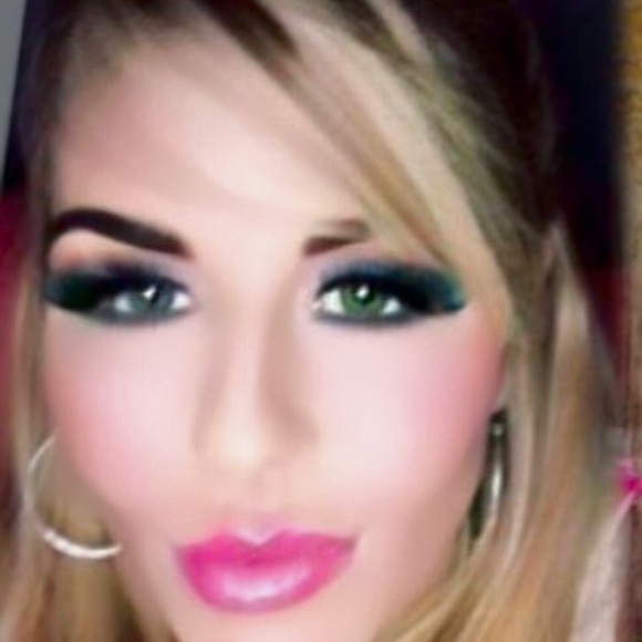 Welcome to my Closet! - Picture 3 of 9